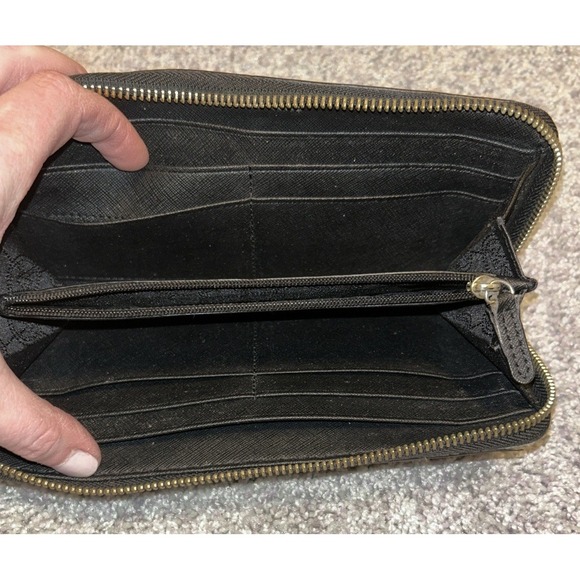 Michael Kors Wallet Croc Embossed Black Zip-around Gold Zipper - Picture 5 of 9